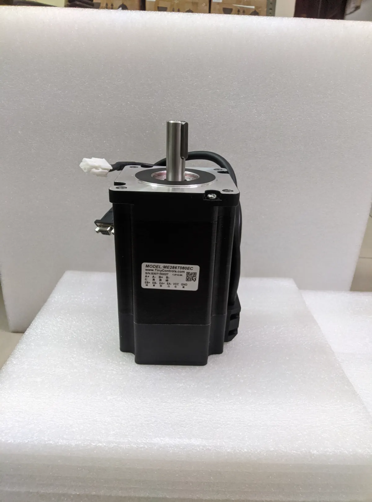 ME286T080EC closed-loop stepper motor, 8 Nm, NEMA 34 86mm flange with encoder cable