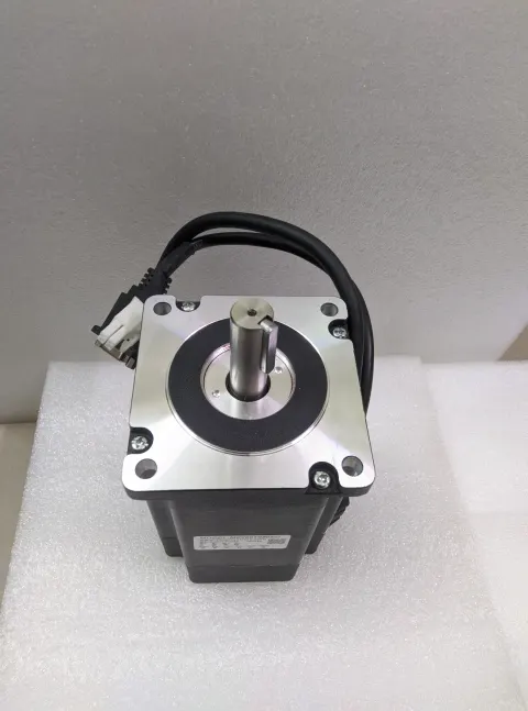 ME286T080EC closed-loop stepper motor, 8 Nm, NEMA 34 86mm flange with encoder cable — additional view