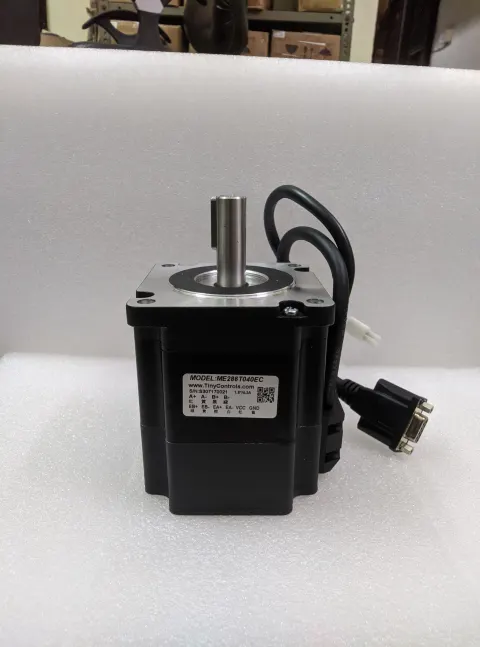 ME286T040EC closed-loop stepper motor, 4 Nm, NEMA 34 86mm flange with encoder cable — additional view