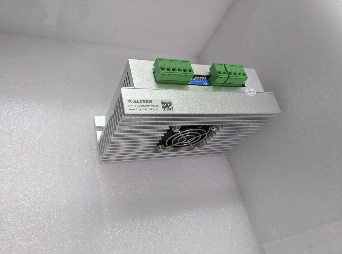 Stepper drive, 3 phase 24~100VDC/18~80VAC, 1.4~8.0A.